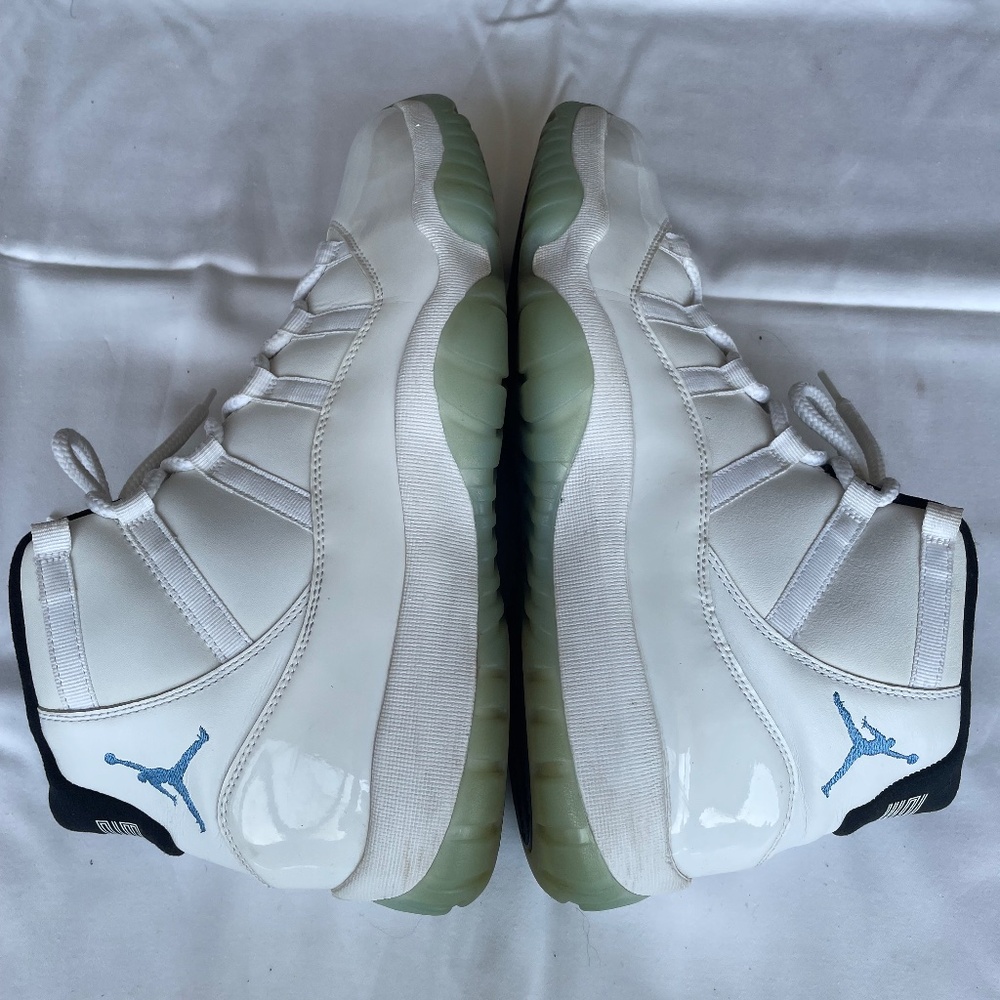 Jordan 11 Legend Blue